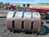 2x 1300L oil tanks