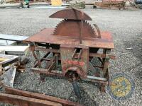Newlands 3 point linkage saw bench with half shaft