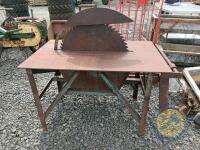 Newlands 3 point linkage saw bench with half shaft - 5