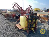 800L Hardi crop sprayer - 2