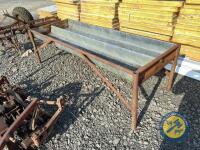 Double cattle feed trough