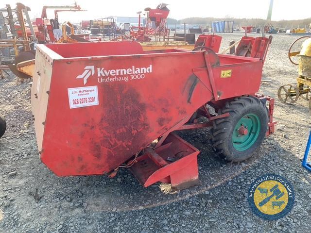 Kvernland potato planter with hood