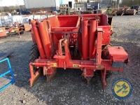 Kvernland potato planter with hood - 6