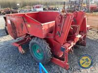 Kvernland potato planter with hood - 7