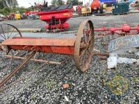 Massey Ferguson artificial sower - 2