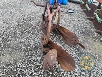 Ferguson 2 furrow plough - 3