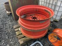 2 Steel rims 12x36 complete with centres