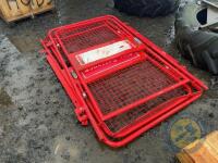 2x security gates 6x4 spring loaded