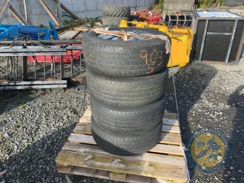 4x Ford wildtrak tyres & rims