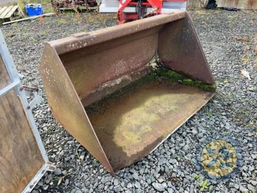 5ft Bucket with Euro brackets