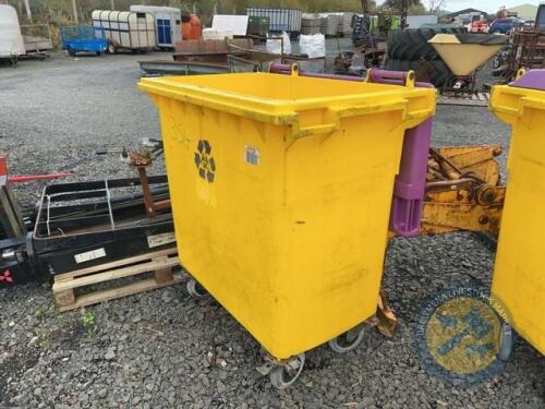 Yellow storage bin - lockable, key inc