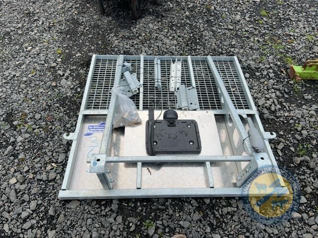 New IFor williams plant trailer door & ramps