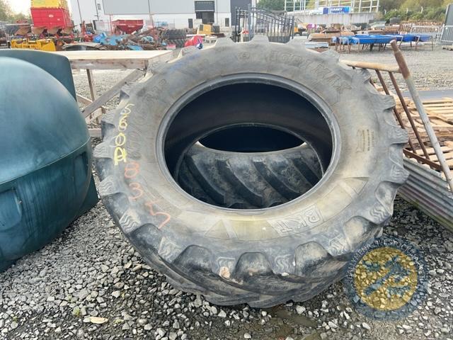 2x 650/65R38 BKT Tyres