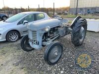 Ferguson Tractor 1949 - 3