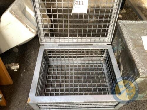 Heavy duty storage crate