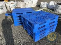 10 Plastic Pallets - 3