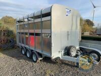 Ifor Williams triaxle cattle trailer with dividing gate no decks