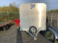 Ifor Williams triaxle cattle trailer with dividing gate no decks - 2