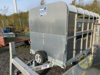 Ifor Williams triaxle cattle trailer with dividing gate no decks - 3