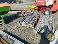 38x 10ft galvanised poles, 21x 6ft galvanised poles, 51x long bars, 47x short bars, 16x middle bars, 16x adjustable feet, 7x stays