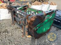 Prodig shear bucket with plastic grab with Qfit brackets - 5