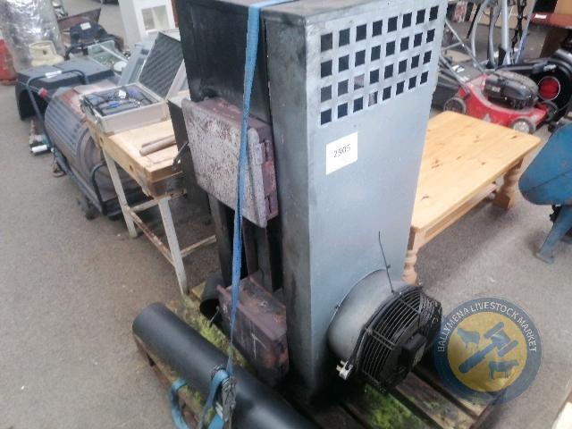 Oil burning garage heater 6KW & flu pipes