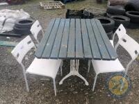 Singer patio table & 4x chairs