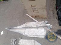 Tile cutter