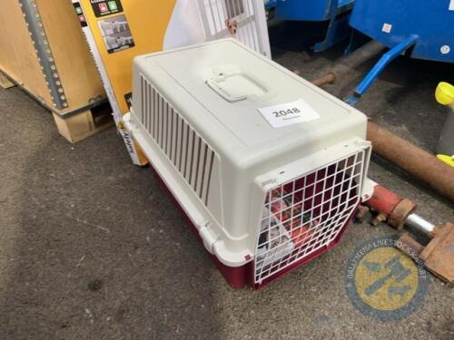 Pet carrier box