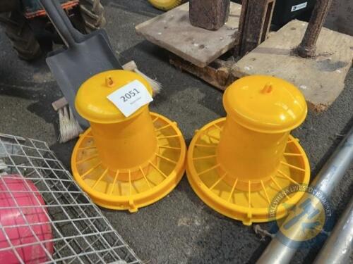 2 New feeders for poultry