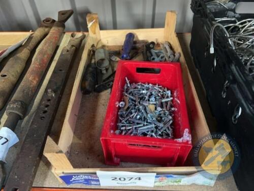 Box lot of wall fixings and bolts