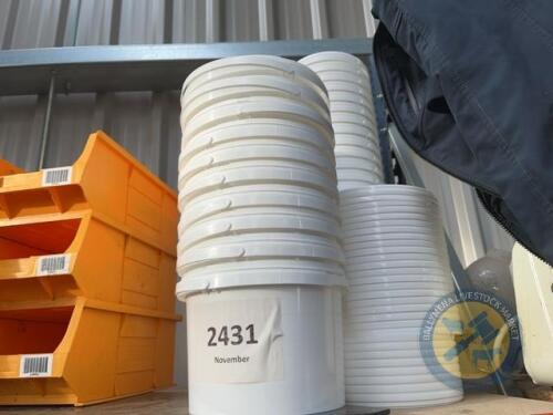 40x white buckets & lids