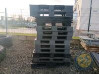 14 plastic pallets