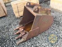 30" heavy duty digging bucket - 2