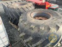 2x flotation tyres with interchangable JD centres - 2