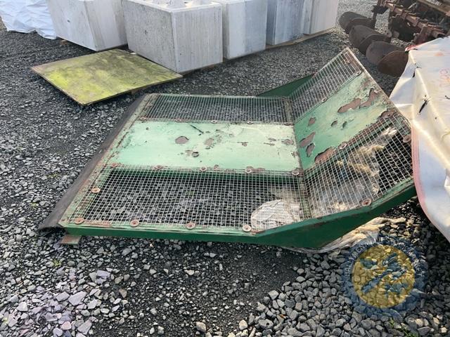 Frazer trailer silage door