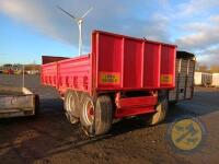 Red tipping trailer - 4