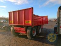 Red tipping trailer - 5