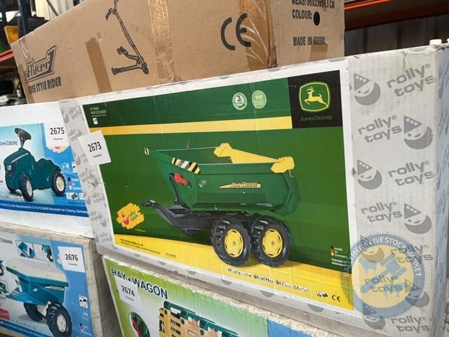 John Deere dumper