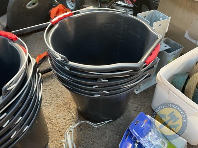 6x black buckets