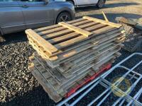 Pallet of 15 wooden hurdles