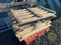 Pallet of 15 wooden hurdles - 3