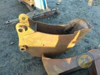 9" digging bucket 45mm pins suit 5tn - 3