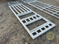 Telescopic gate with feed rail approx 12-18ft - 3