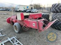 International B47 small square baler - 4