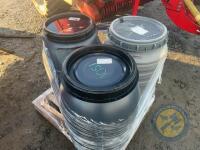 8x 200L plastic drums with screw lids - 2