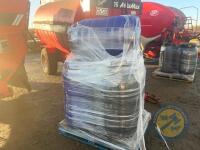 8x 200L plastic drums with screw lids - 5