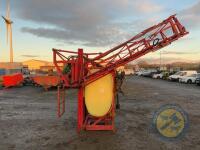 12m hydraulic folding 1000L Hardi sprayer with shaft - 2