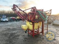 12m hydraulic folding 1000L Hardi sprayer with shaft - 4