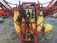 12m hydraulic folding 1000L Hardi sprayer with shaft - 6